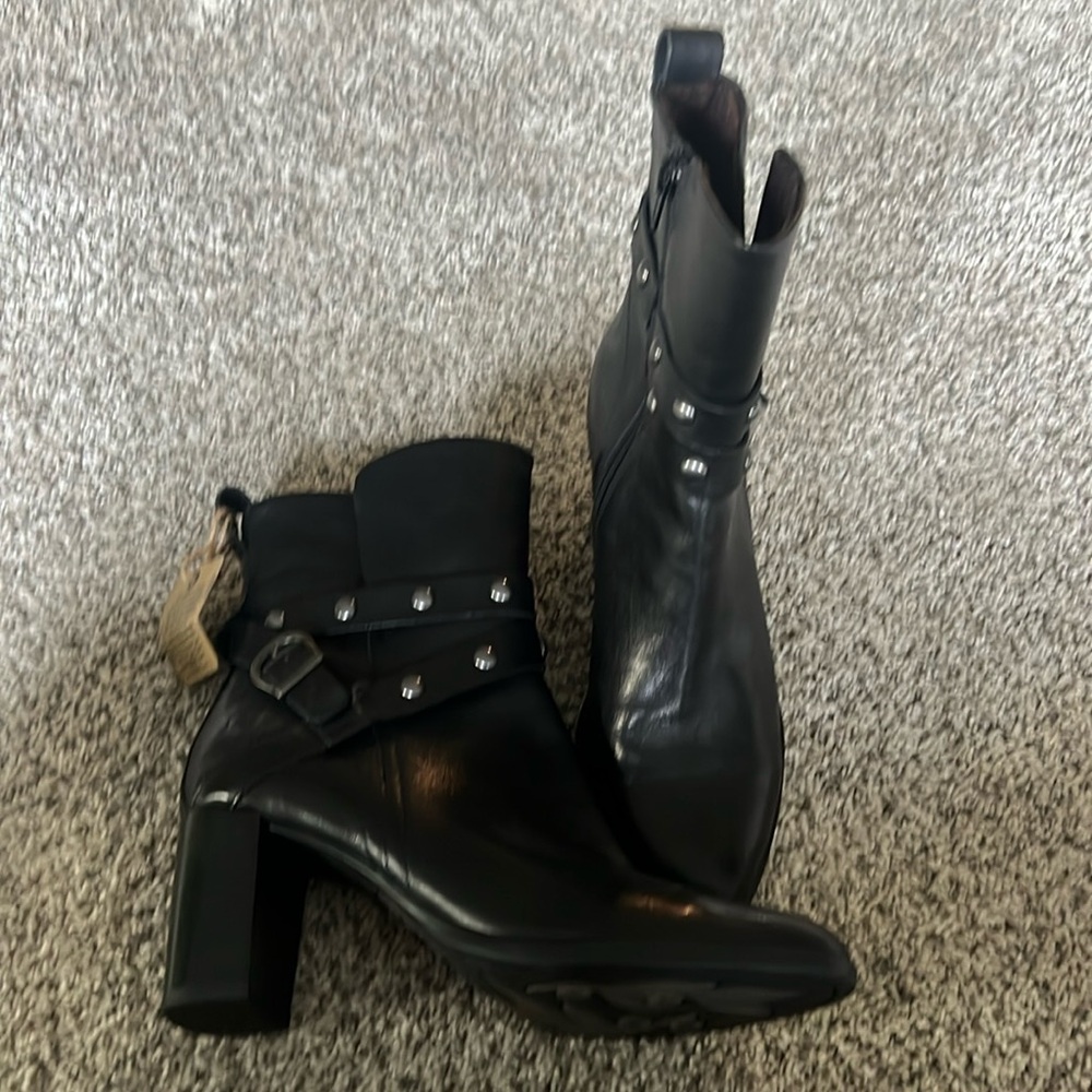 Born leather boots custom 8m